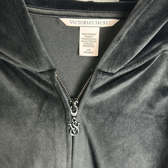 Victoria Secret bundle sweatshirt and sweatpants - Picture 3 of 9